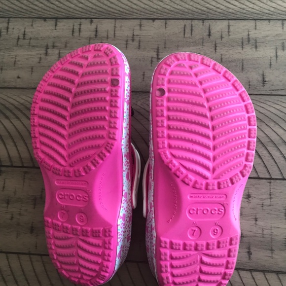 Crocs Barbie Classic Clog Women Size 9 Electric Pink - Picture 5 of 8